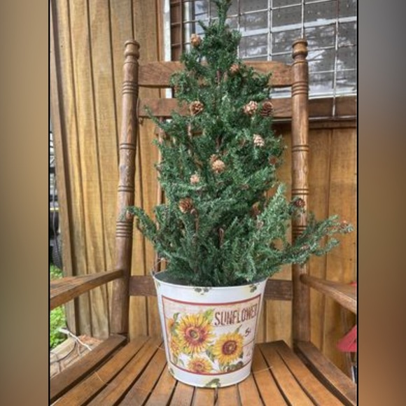 *Cream Distressed Sunflower Bucket - Picture 4 of 10